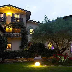 Casa Del Nonno Frühstückspension Adrara San Rocco