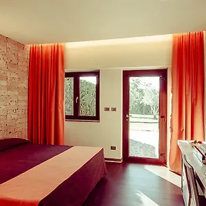 4* Hotel Ways Garden & Leisure