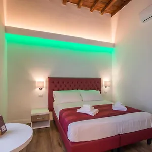 Magenta Luxury Argentina Rzym